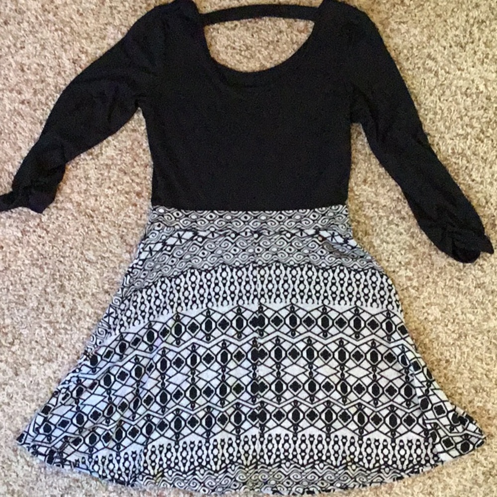Dress - Picture 2 of 3
